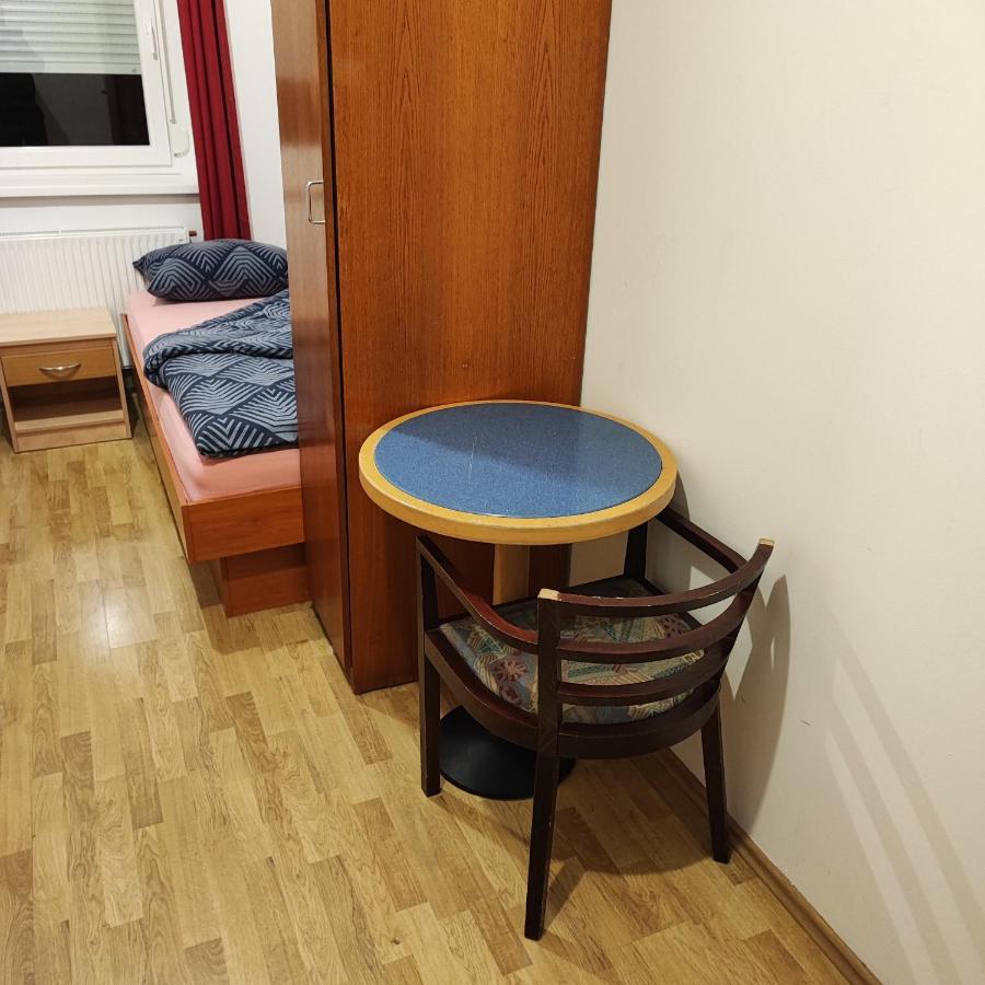 Sostanj Velenje Ravne Sobe Rooms Vrtacnik D O O Екстер'єр фото