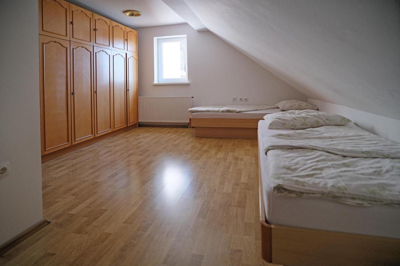 Sostanj Velenje Ravne Sobe Rooms Vrtacnik D O O Екстер'єр фото