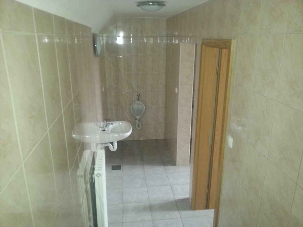 Sostanj Velenje Ravne Sobe Rooms Vrtacnik D O O Екстер'єр фото