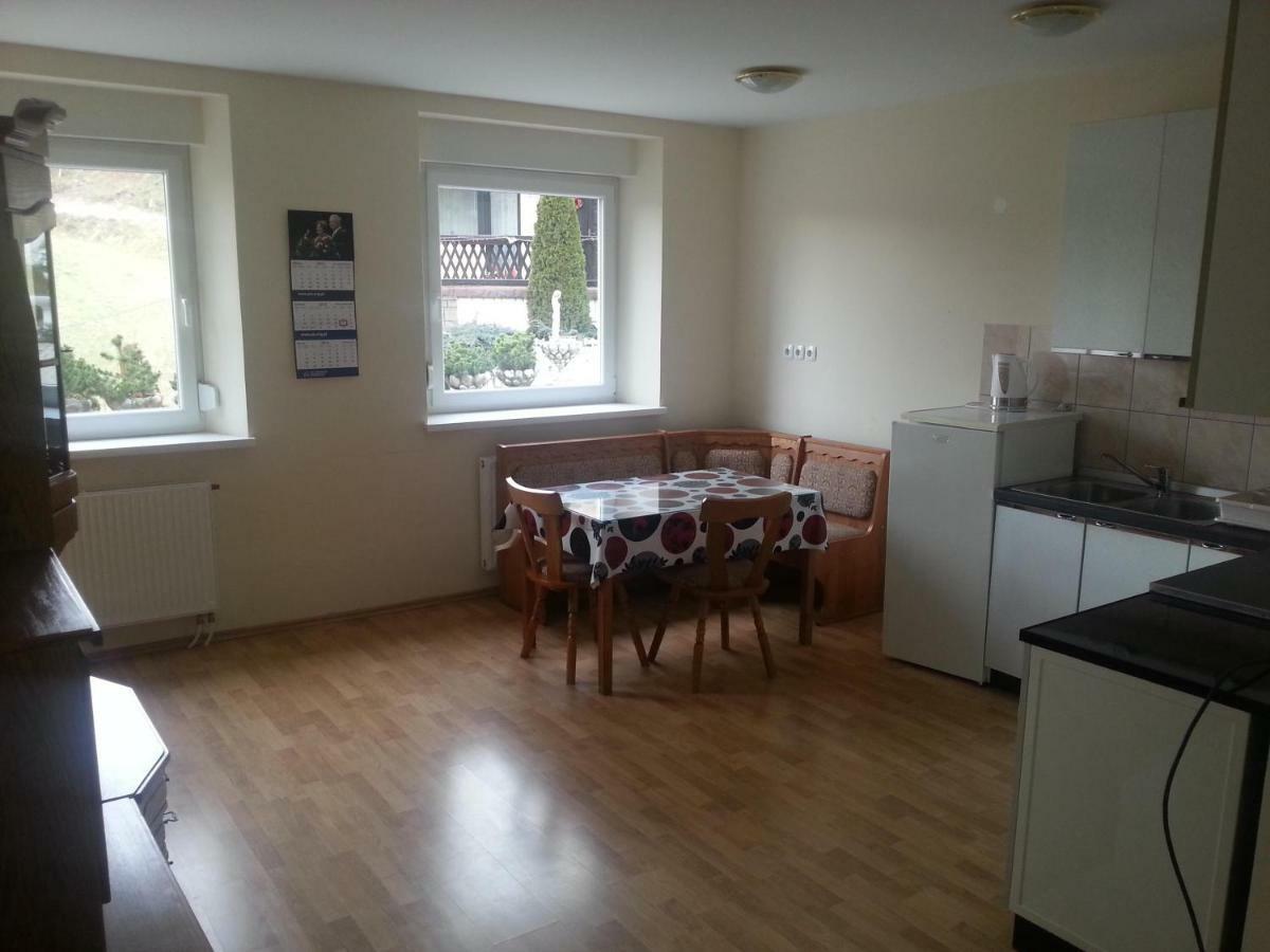 Sostanj Velenje Ravne Sobe Rooms Vrtacnik D O O Екстер'єр фото